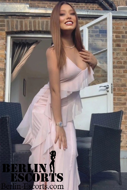 Slim Escort Lady in Berlin