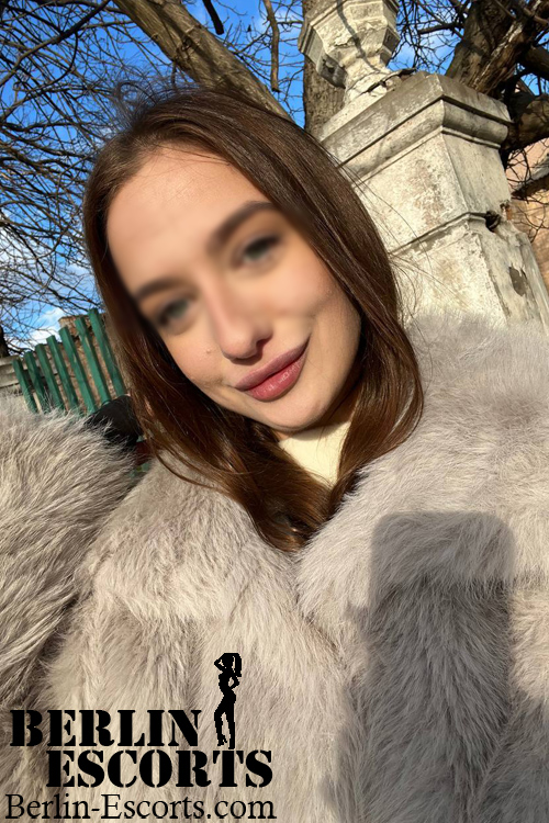 Petite Escort Girl in Berlin