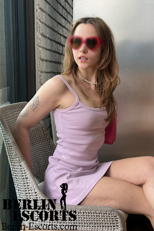 COB Escort Girl In Berlin
