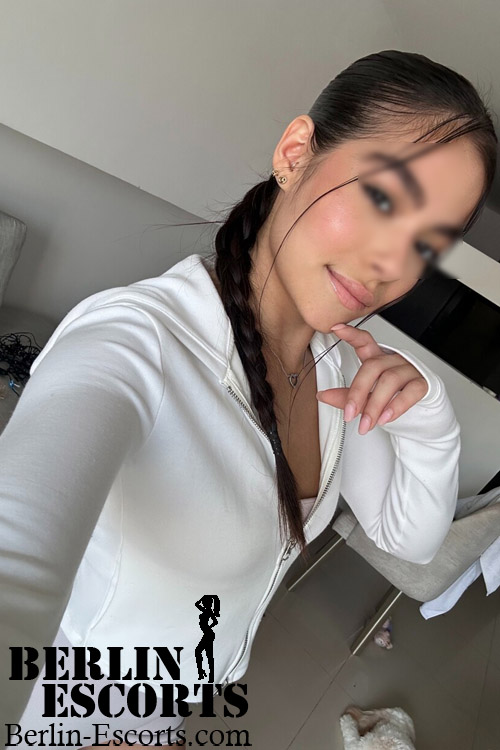 Colombian Call Girl In Berlin
